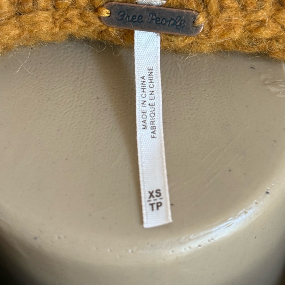 Free People Alpine Pullover Sweater size XS - Picture 5 of 5